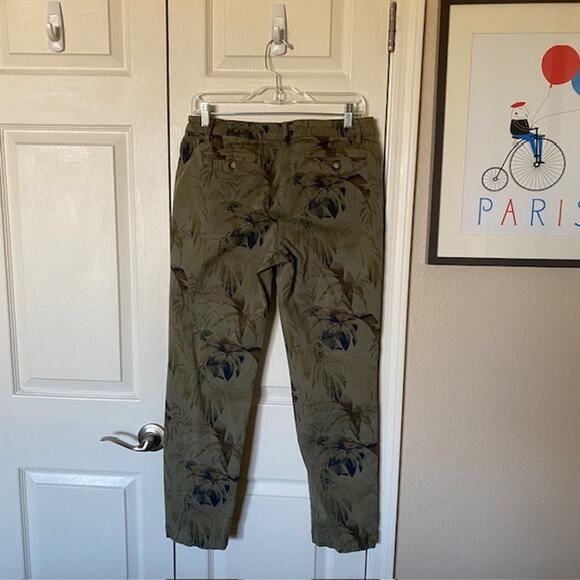 Tommy Bahama Straight Leg Pants Green Tropical‎ Floral Palm Print Women's 6 - Picture 2 of 11